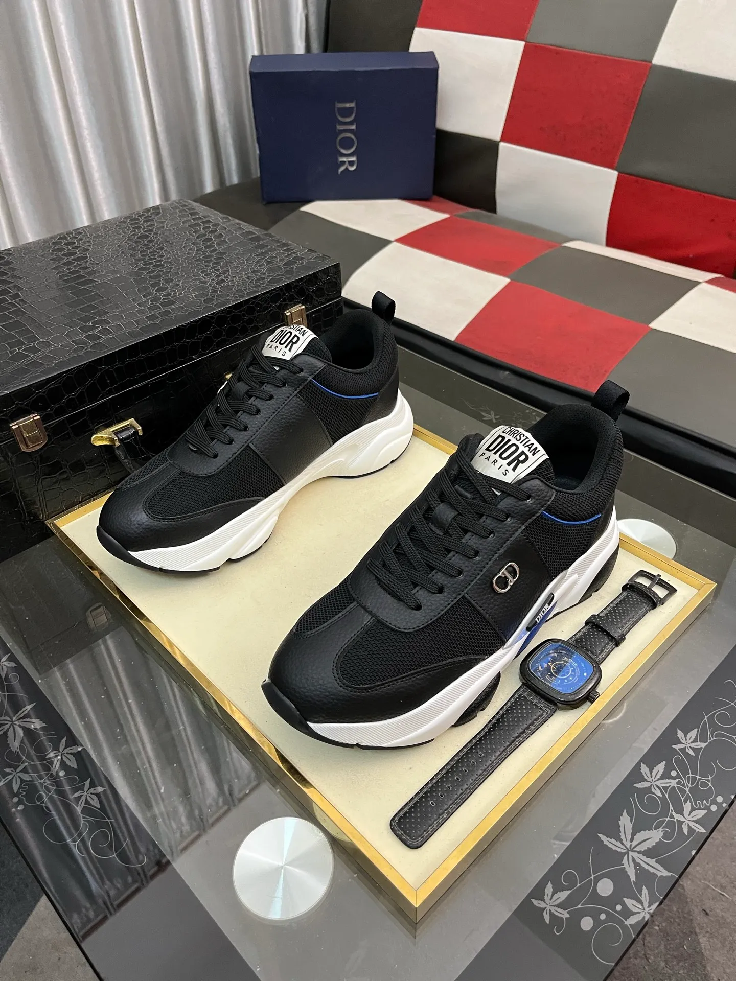 Men's men's shoes💰458⌚️⌚️Dior original quality.~ Unique modern style sneakers. 🏃A must-have casual shoe for trendy men😍😍 Original brand imported from Italy, imported original leather, sheep lining (refuses to discolor and grind feet) Sole: Original sole provided by the original factory, French lazy style design ⚠️Fit to the feet, original quality, super comfortable original sole. Just like shooting the real thing🎬The real thing is better, code number: 38-444⃣️colors available